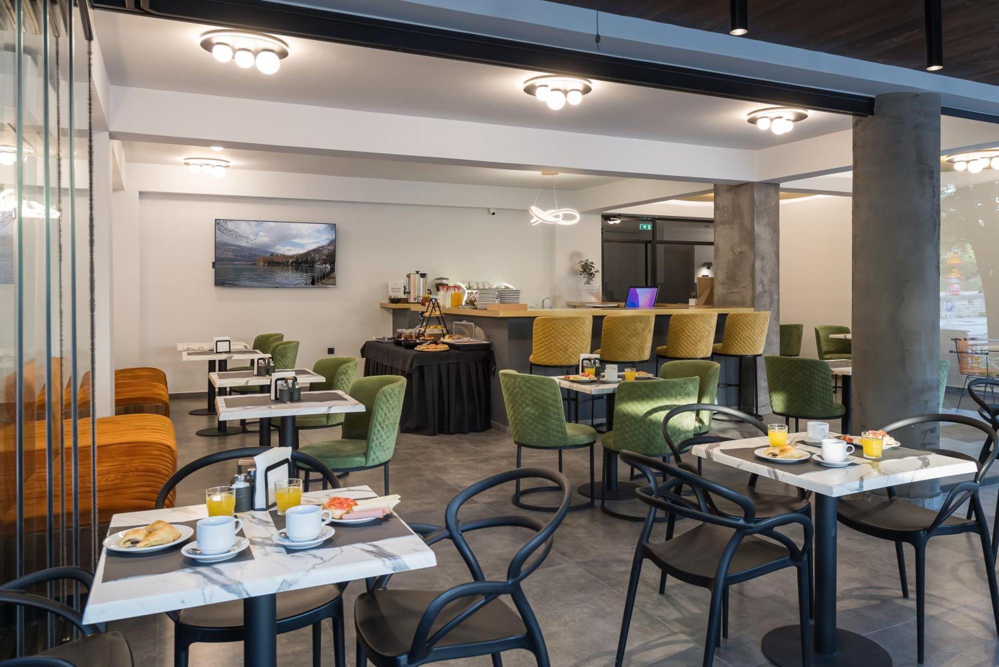 Centro Hotel Janina Zewnętrze zdjęcie